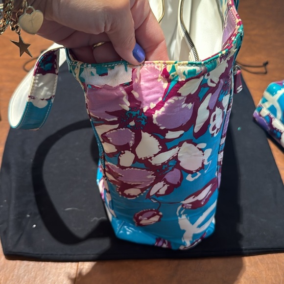 CHANEL TOTE AND COSMETIC BAG - Picture 8 of 11